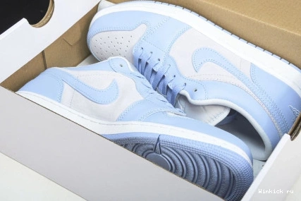 BLUE JORDAN 1 UNIVERSITY LOW AIR WMNS 1108